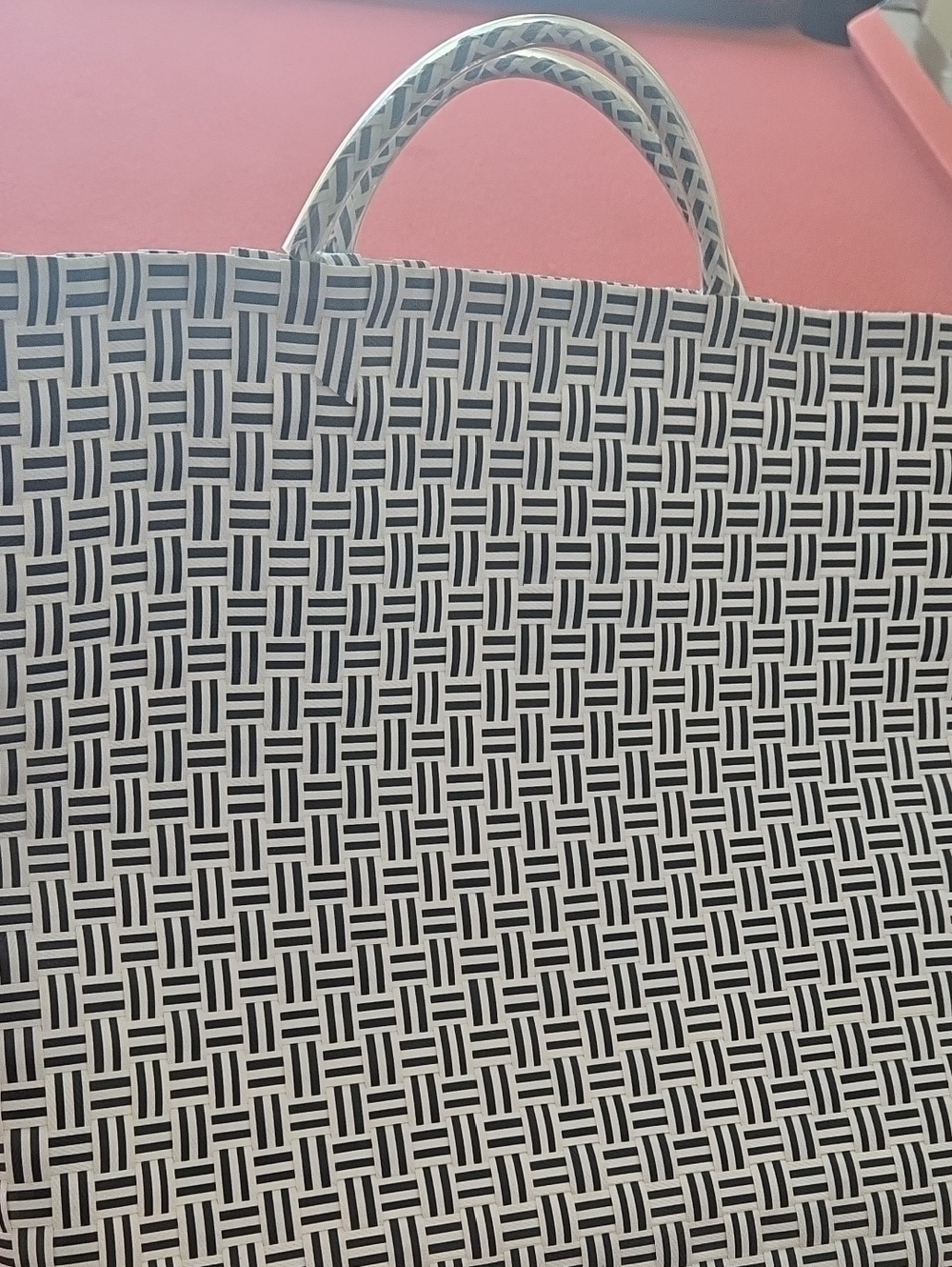 Woven Pattern Straw Tote Bag in Black and White